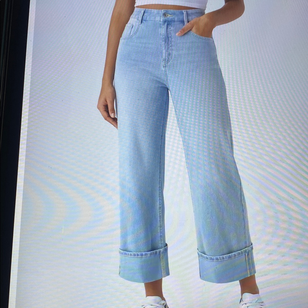 XSMALL (TALL).  HALARA DISTRESSED ROLLED HEM CASUAL WIDE LEG JEANS
